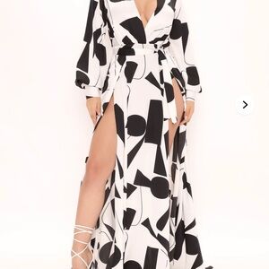 Fashion Nova Black and White Abstract Maxi Dress